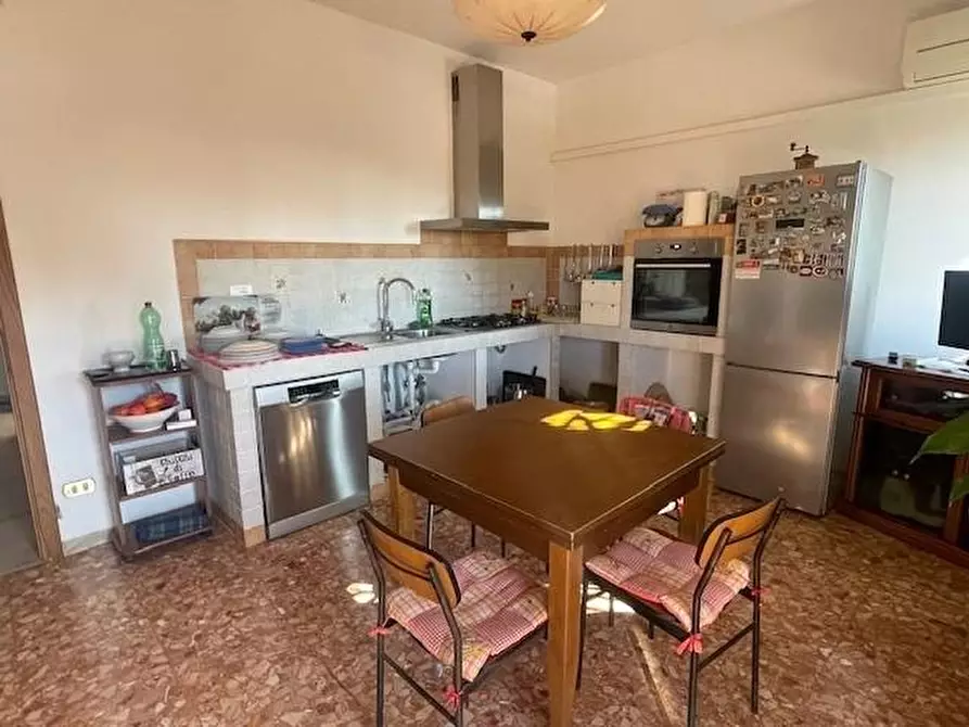 Immagine 4 di Appartamento in vendita  a Massa