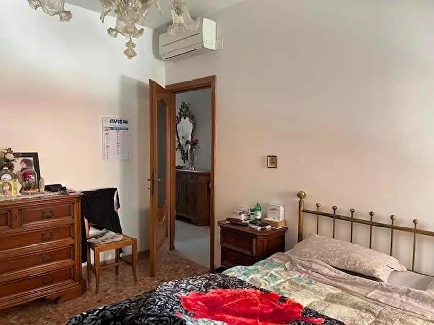 Immagine 33 di Appartamento in vendita  a Massa