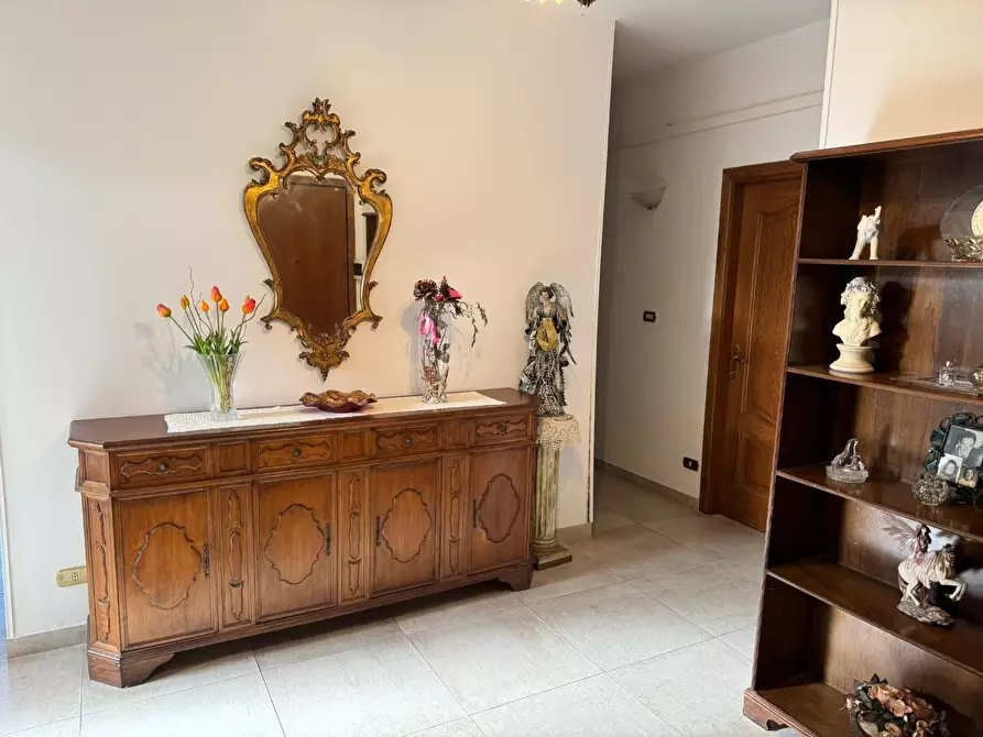 Immagine 2 di Appartamento in vendita  a Massa