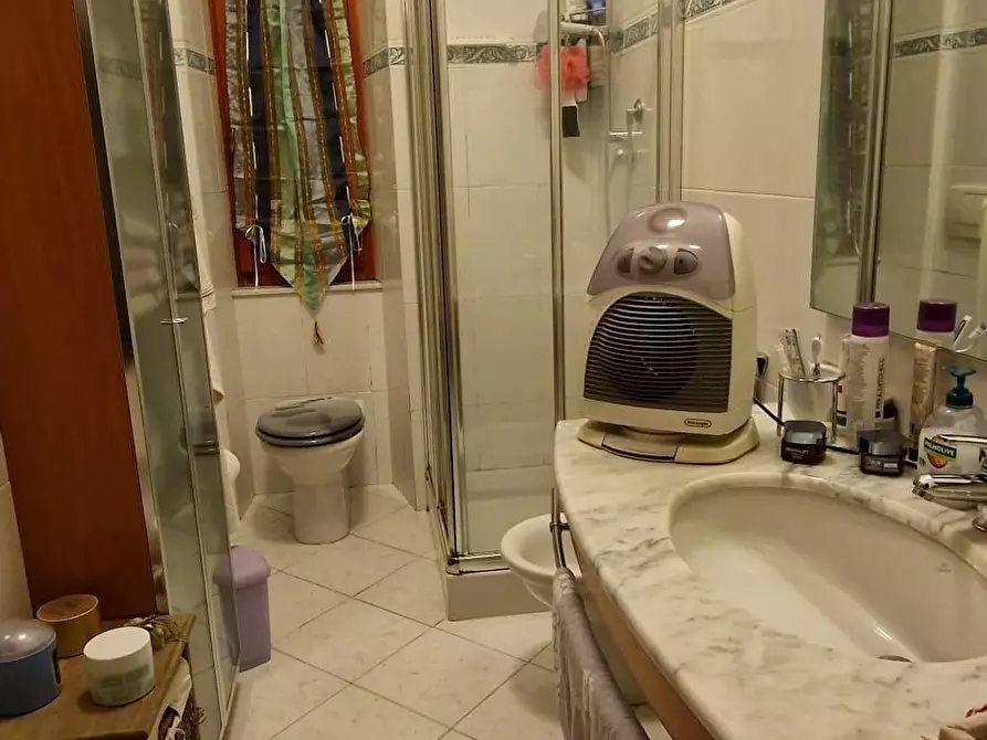 Immagine 13 di Appartamento in vendita  a Carrara