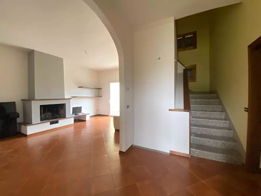 Immagine 1 di Porzione di casa in affitto  a Carmignano