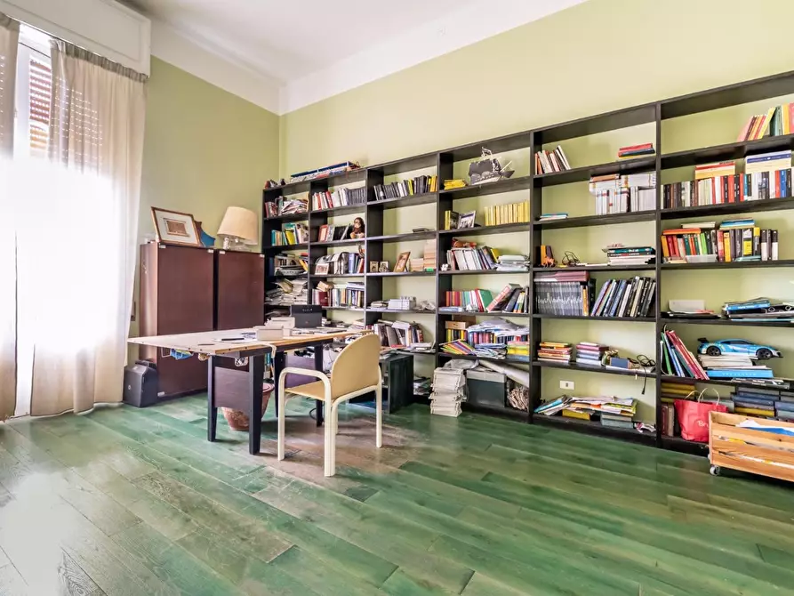 Immagine 16 di Appartamento in vendita  a Carrara