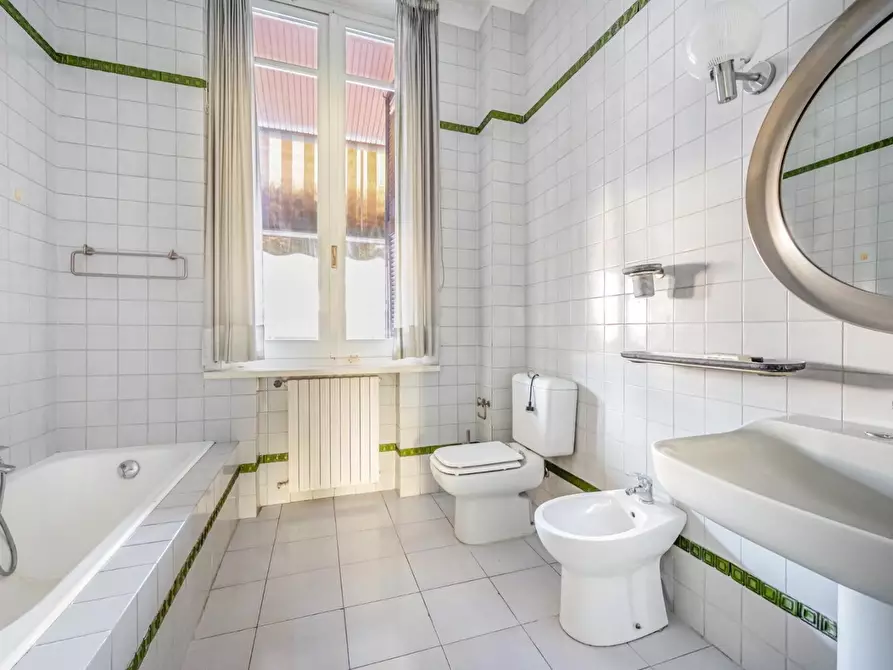 Immagine 9 di Appartamento in vendita  a Carrara