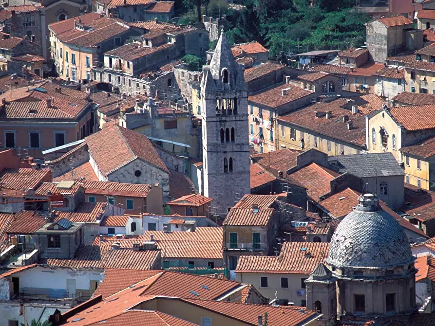 Immagine 19 di Casa semindipendente in vendita  a Carrara