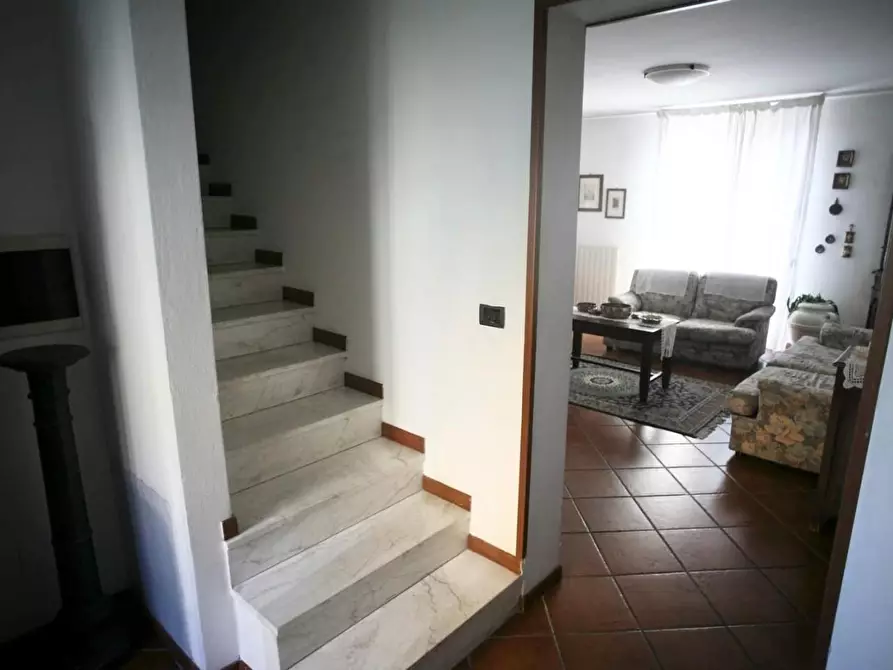 Immagine 12 di Casa semindipendente in vendita  a Carrara
