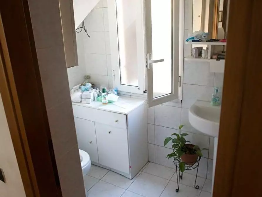 Immagine 3 di Casa semindipendente in vendita  a Carrara