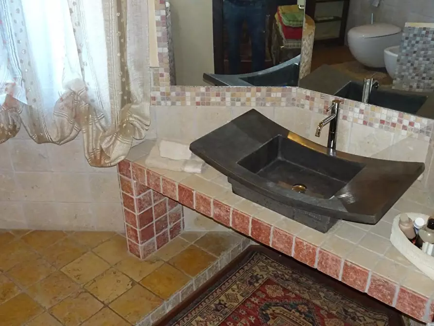 Immagine 34 di Villa in vendita  a Cascina