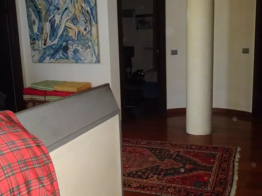 Immagine 19 di Villa in vendita  a Cascina