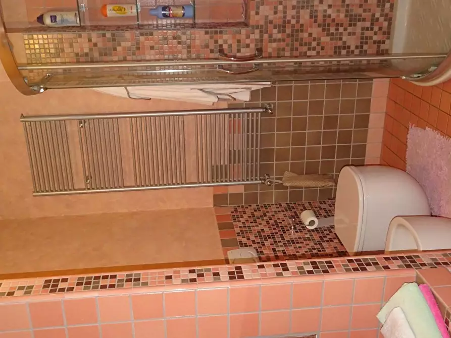 Immagine 17 di Villa in vendita  a Cascina