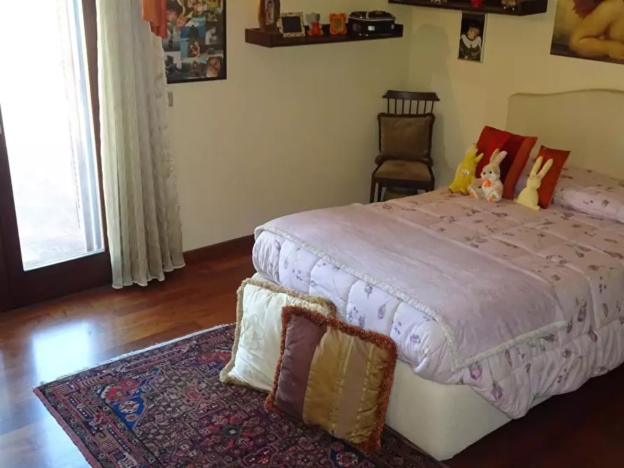 Immagine 30 di Villa in vendita  a Cascina