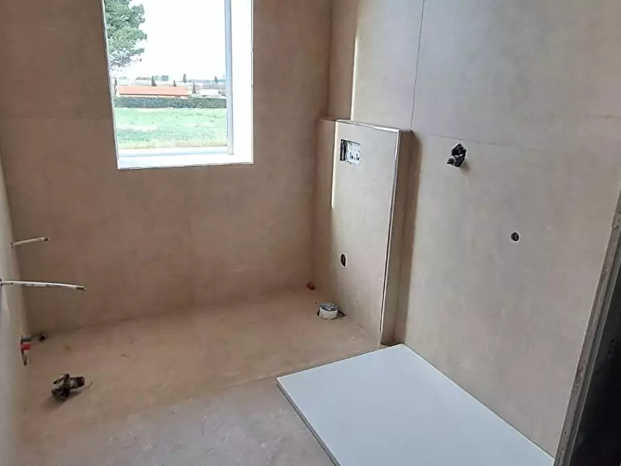 Immagine 27 di Appartamento in vendita  a Cecina