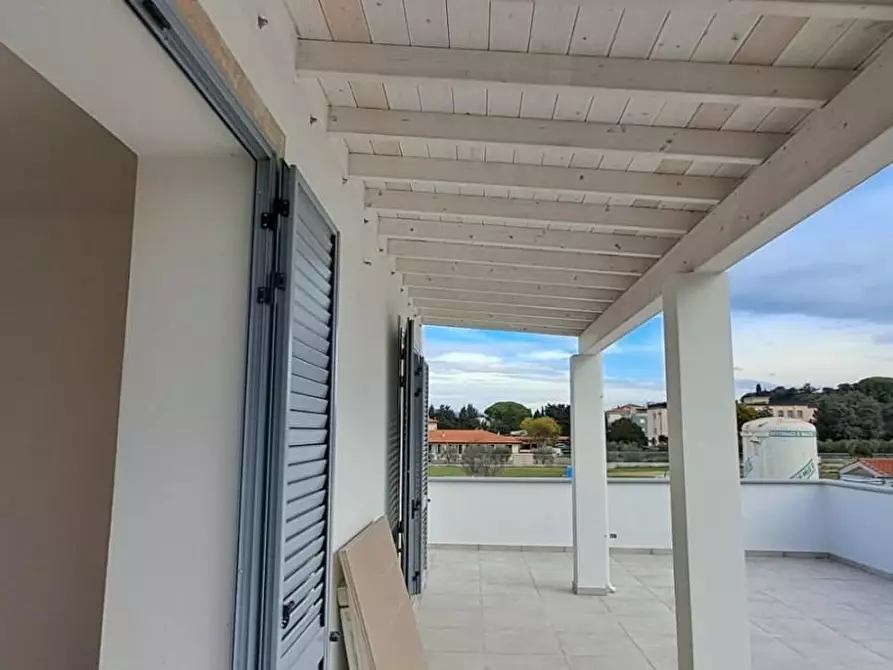 Immagine 10 di Appartamento in vendita  a Cecina