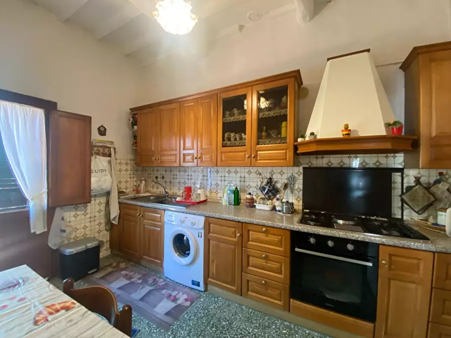 Immagine 11 di Villa in vendita  a Santa Maria A Monte