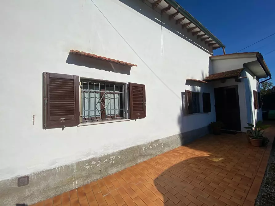Immagine 7 di Villa in vendita  a Santa Maria A Monte