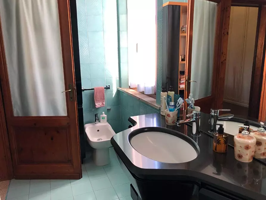 Immagine 30 di Palazzo in vendita  a Vinci