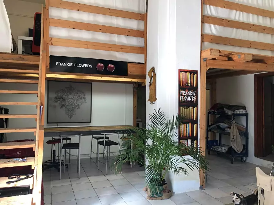 Immagine 9 di Palazzo in vendita  a Vinci