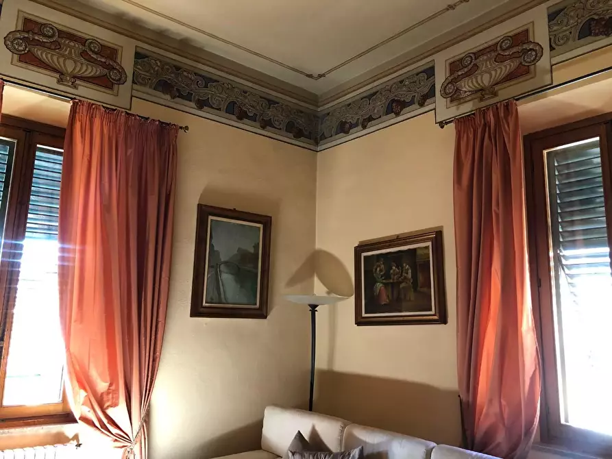 Immagine 10 di Palazzo in vendita  a Vinci