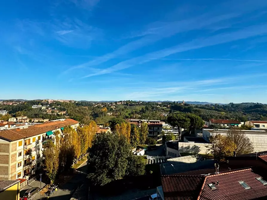 Immagine 16 di Appartamento in vendita  a Siena