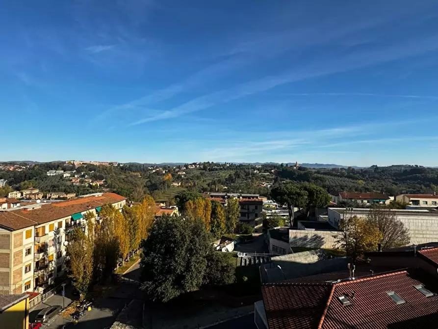 Immagine 17 di Appartamento in vendita  a Siena