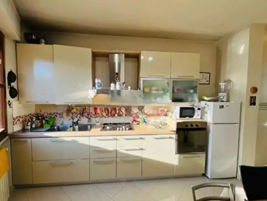 Immagine 4 di Appartamento in vendita  a Massa