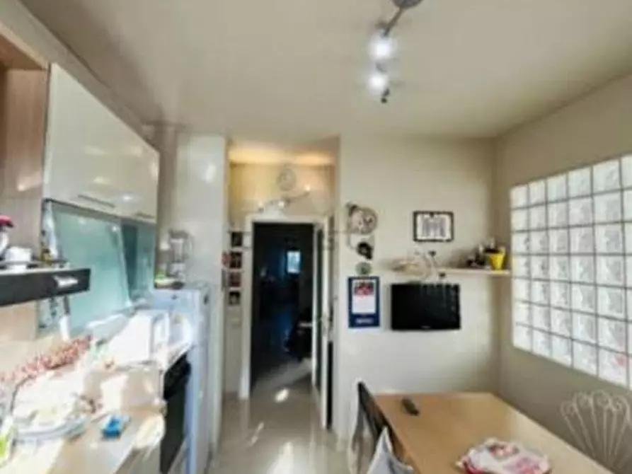 Immagine 5 di Appartamento in vendita  a Massa