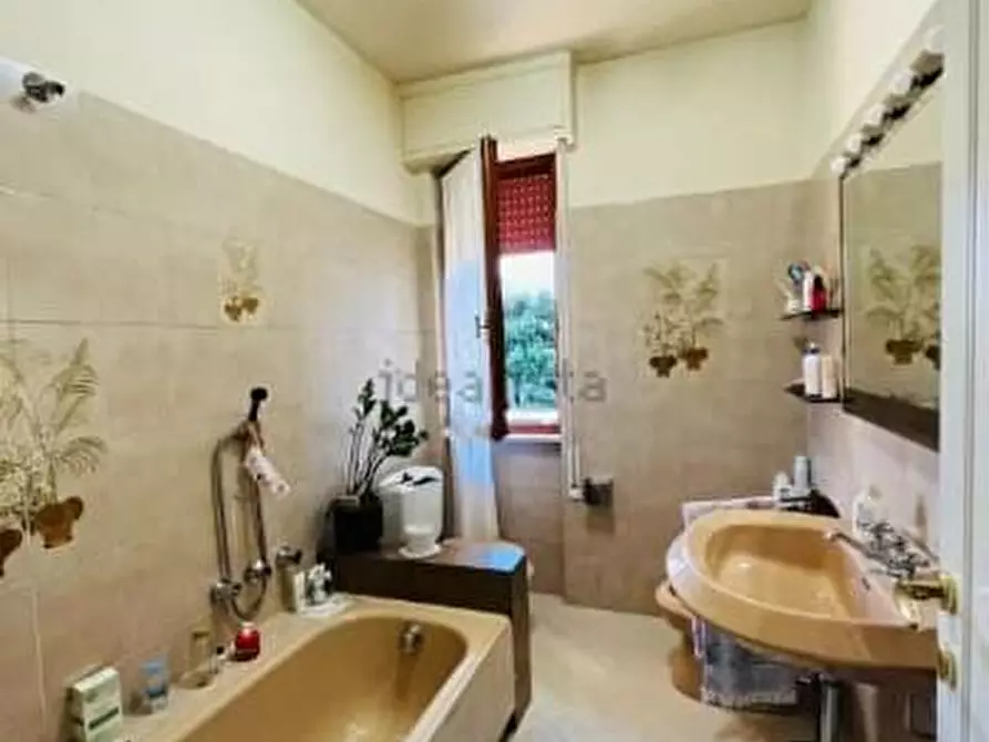 Immagine 13 di Appartamento in vendita  a Massa