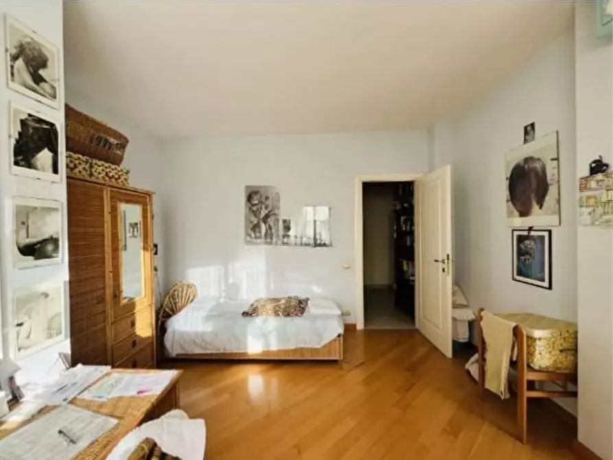 Immagine 11 di Appartamento in vendita  a Massa