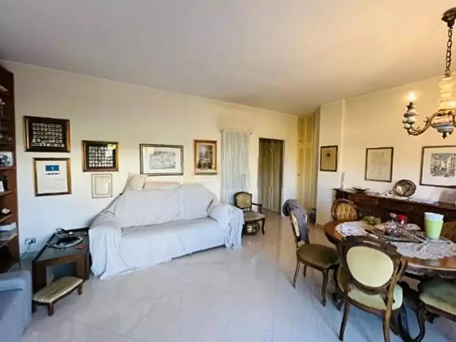 Immagine 3 di Appartamento in vendita  a Massa