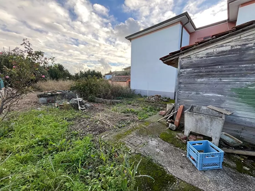 Immagine 3 di Terreno residenziale in vendita  a Sarzana