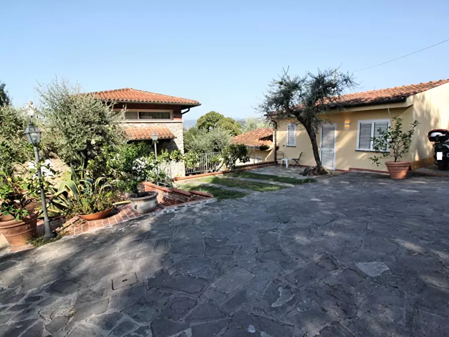 Immagine 7 di Villa in vendita  a Monsummano Terme