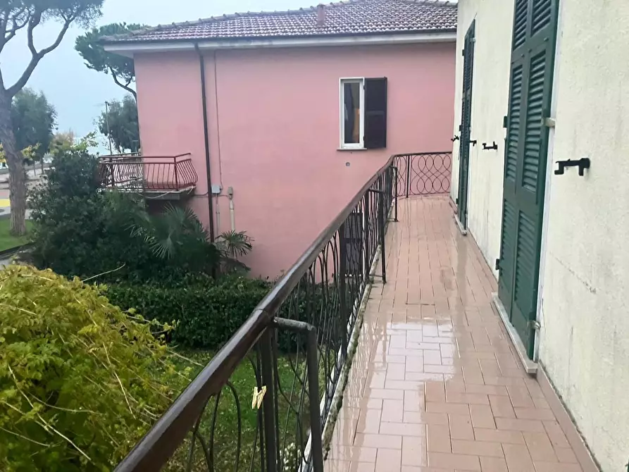 Immagine 5 di Appartamento in affitto  a Ameglia