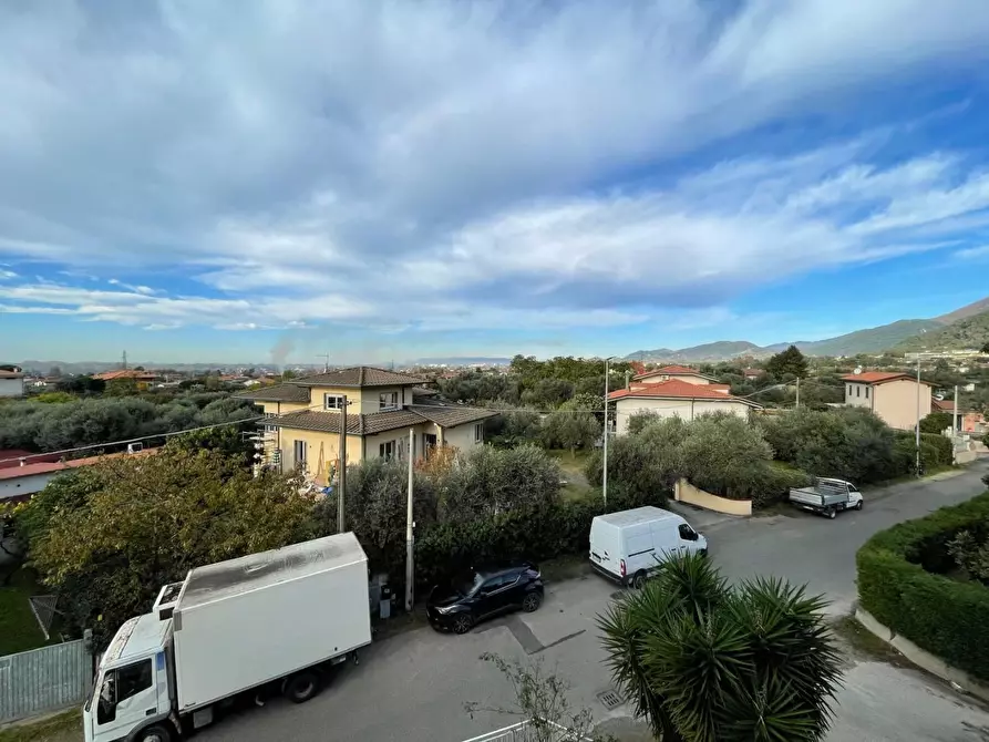 Immagine 7 di Ufficio in vendita  a Montignoso