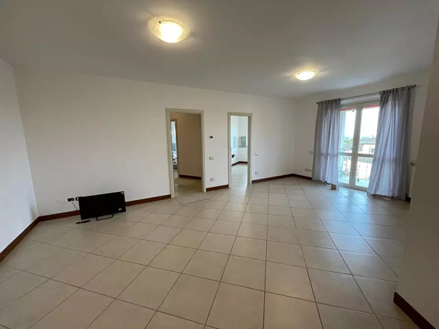 Immagine 2 di Ufficio in vendita  a Montignoso