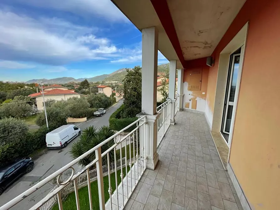 Immagine 5 di Ufficio in vendita  a Montignoso