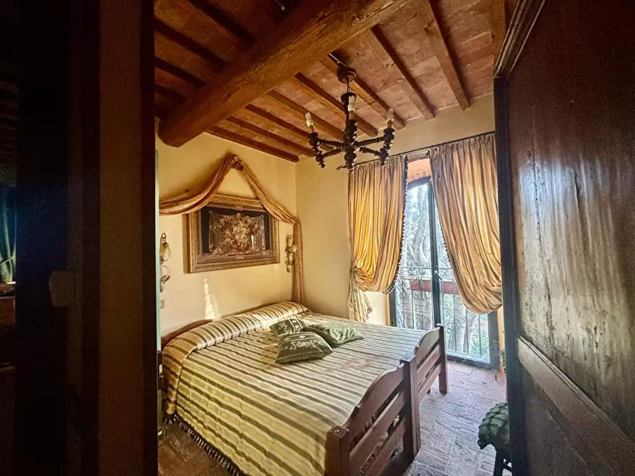 Immagine 14 di Casa colonica in vendita  a Chianni