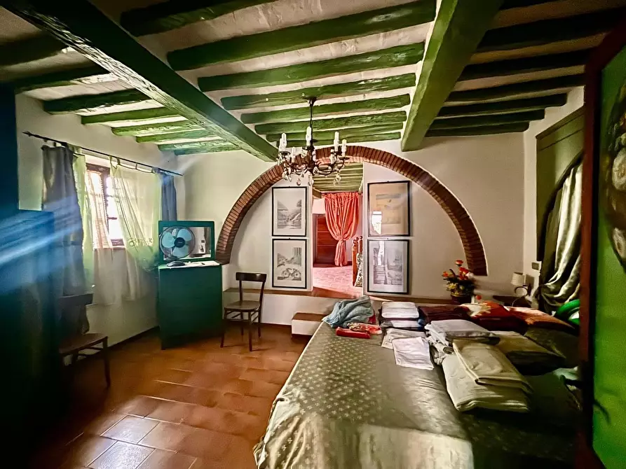 Immagine 39 di Casa colonica in vendita  a Chianni