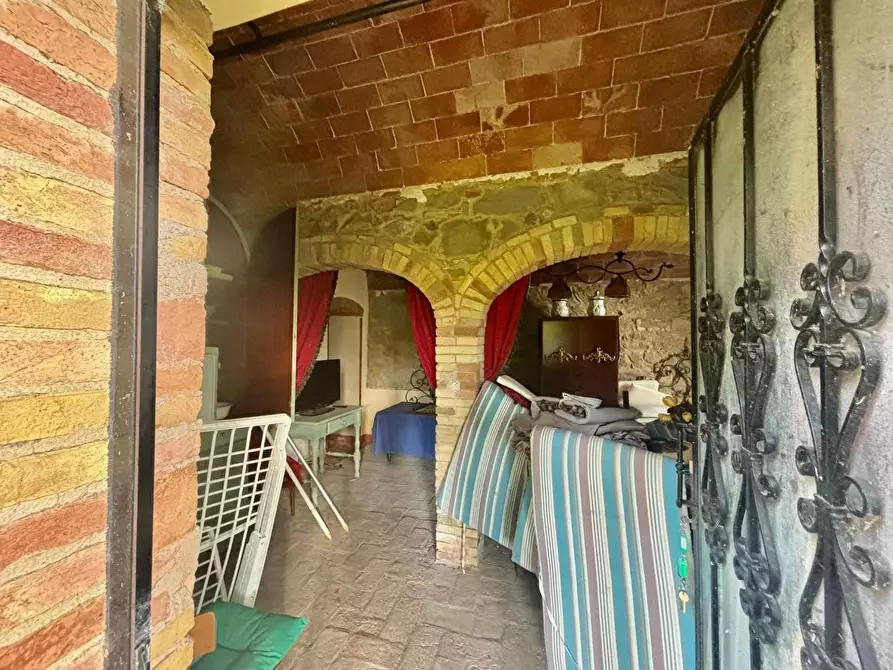 Immagine 31 di Casa colonica in vendita  a Chianni