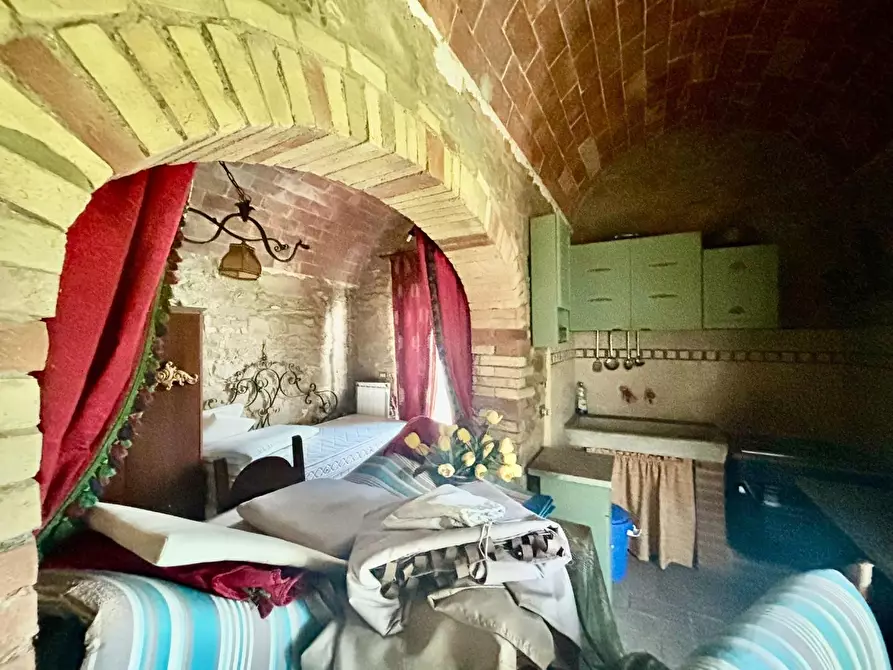 Immagine 32 di Casa colonica in vendita  a Chianni