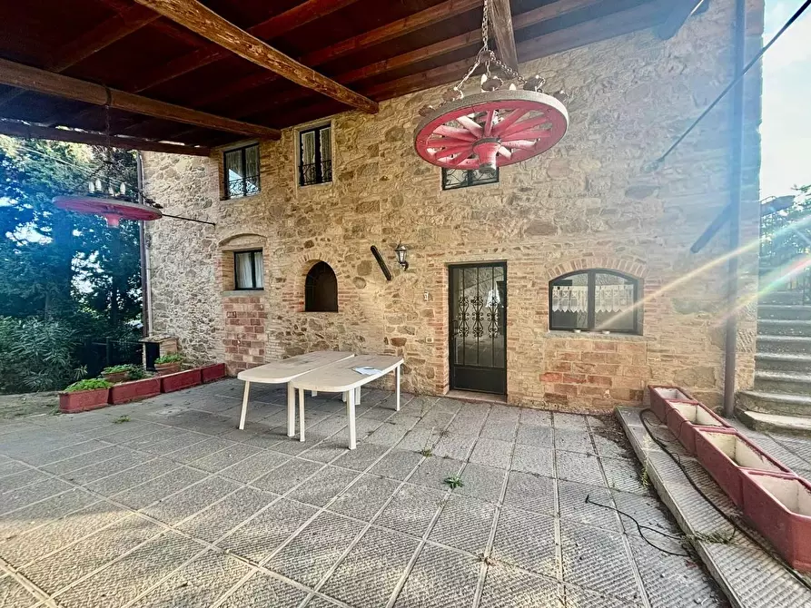 Immagine 3 di Casa colonica in vendita  a Chianni