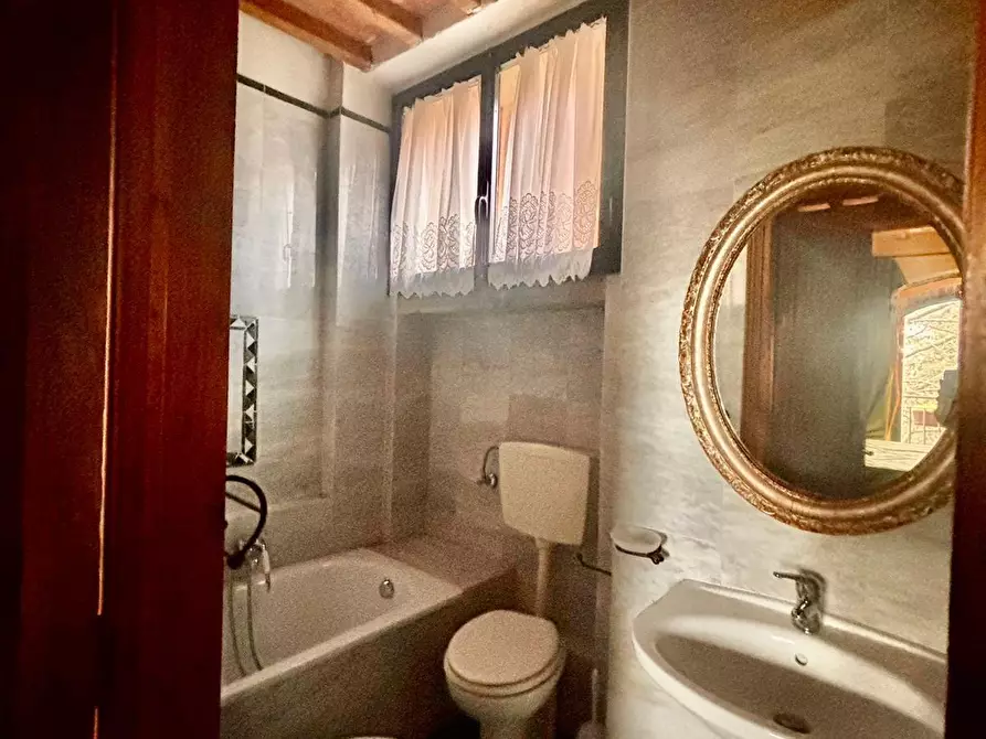 Immagine 19 di Casa colonica in vendita  a Chianni