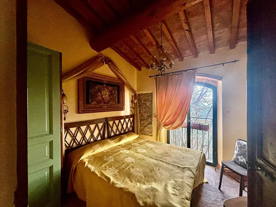 Immagine 24 di Casa colonica in vendita  a Chianni