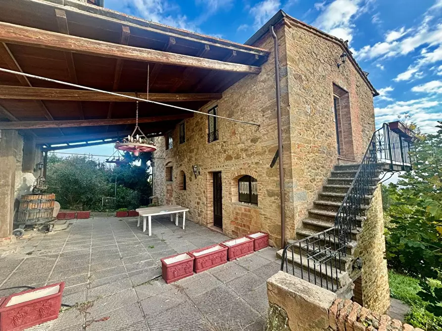 Immagine 2 di Casa colonica in vendita  a Chianni