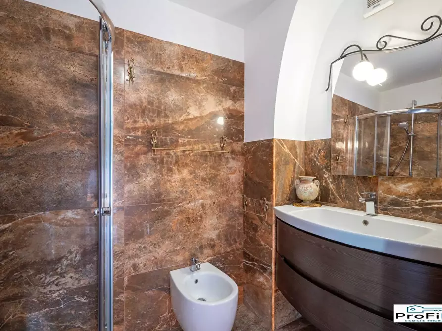 Immagine 21 di Casa indipendente in vendita  a Santeramo In Colle