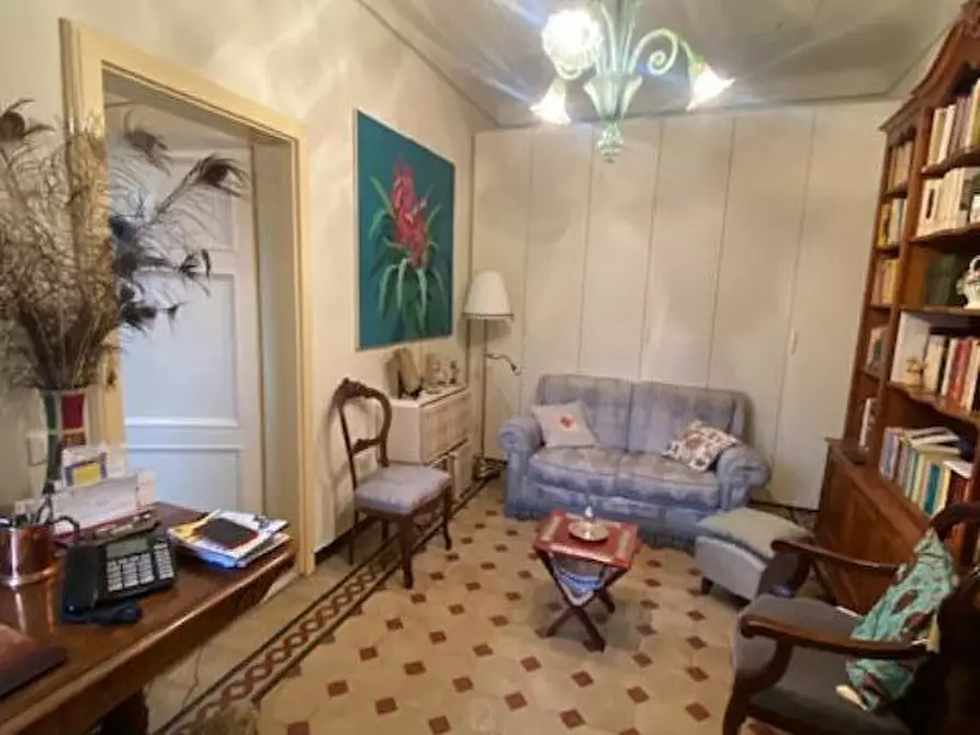 Immagine 9 di Appartamento in vendita  a Lucca