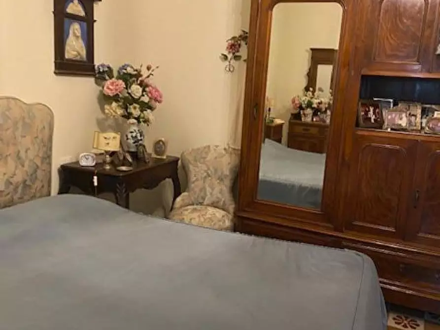 Immagine 6 di Appartamento in vendita  a Lucca