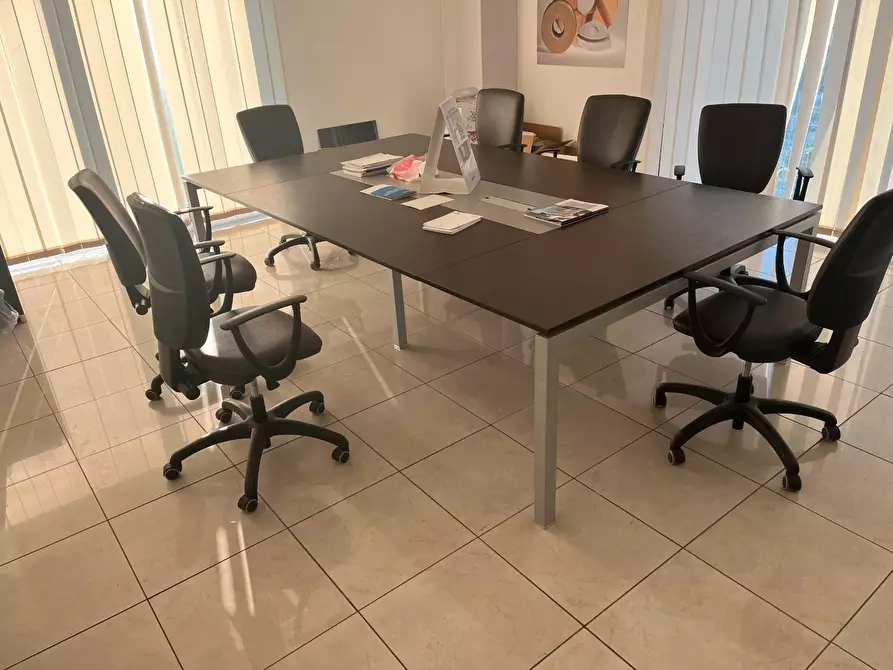 Immagine 4 di Capannone industriale in vendita  a Massa