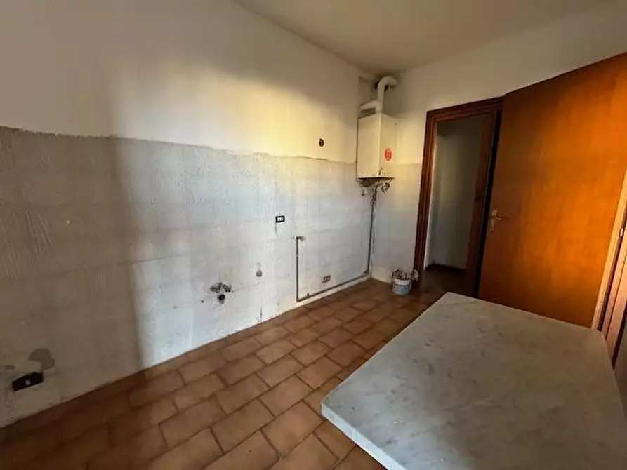 Immagine 2 di Appartamento in vendita  a Viareggio