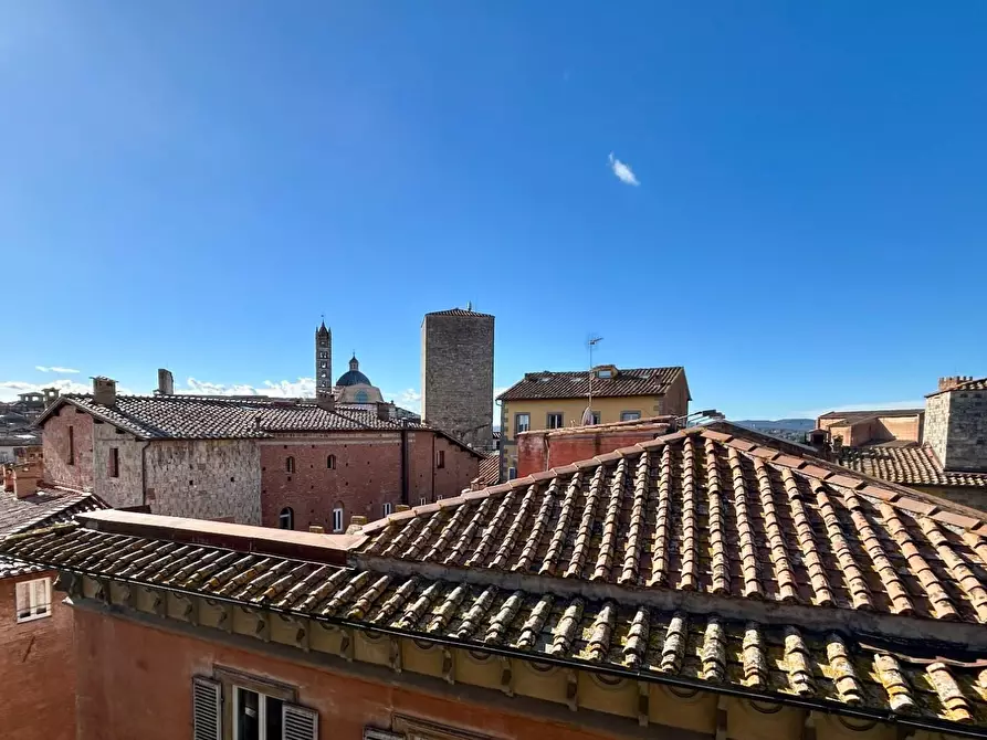 Immagine 4 di Appartamento in vendita  a Siena