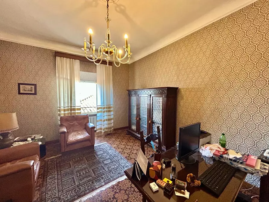 Immagine 9 di Appartamento in vendita  a Siena