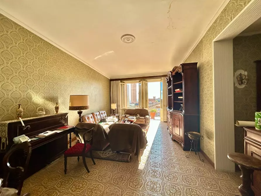 Immagine 18 di Appartamento in vendita  a Siena